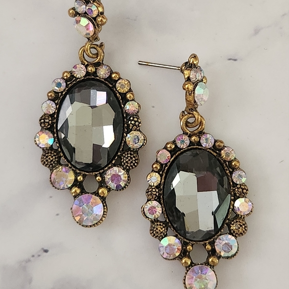 Vintage Smoky Gray Crystal Rhinestone Earrings - Picture 5 of 5
